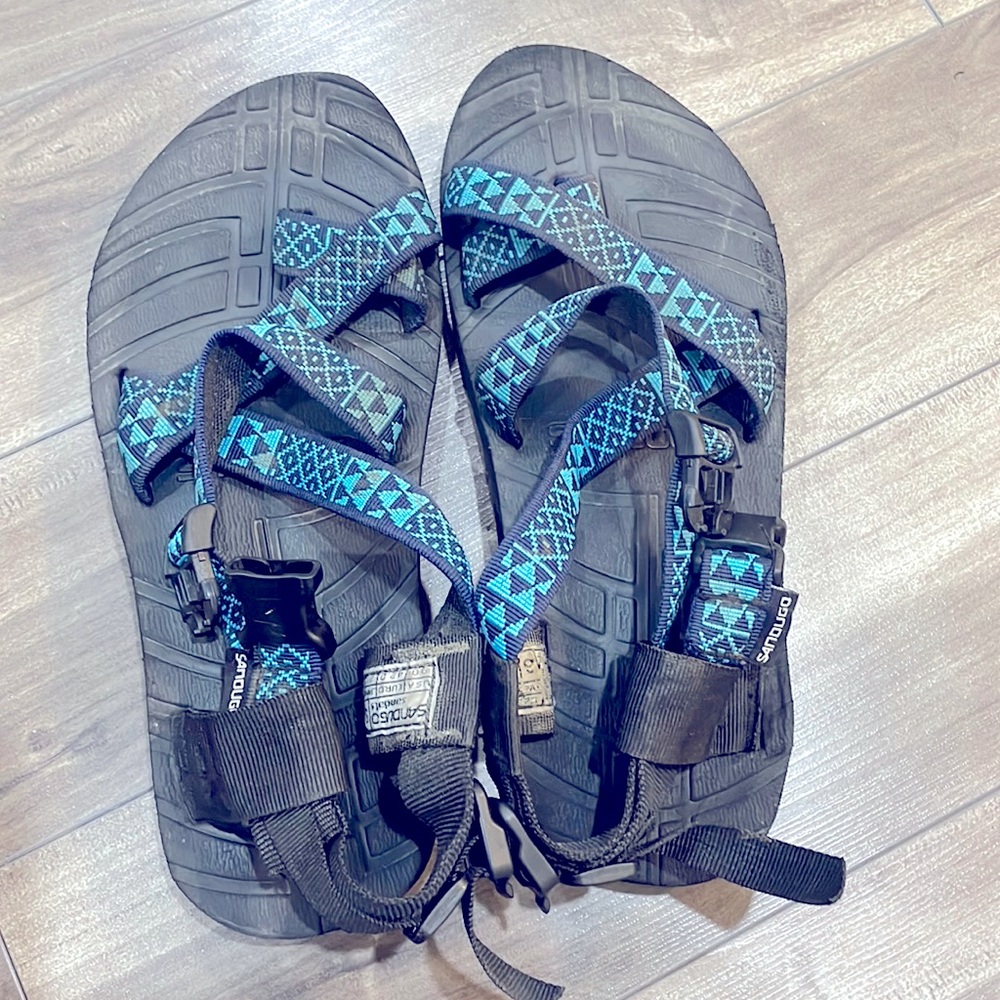 Sandals size 9